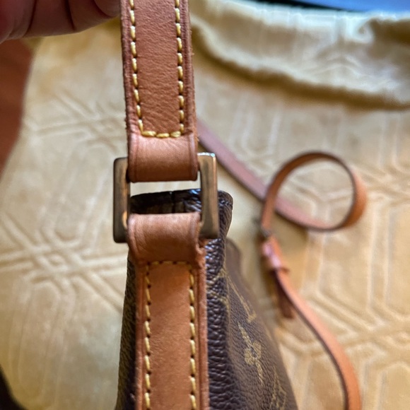 Authentic Vintage LV Trotter Crossbody - Picture 16 of 16